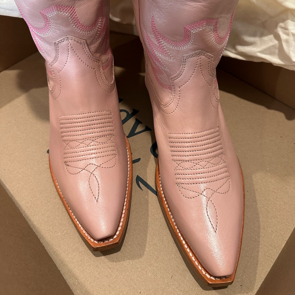 The Annie Tecovas in Misty Rose Cowhide - Picture 9 of 11